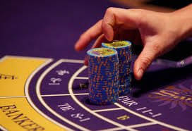 deposit 10k mobile site showing live blackjack stream on smartphone screen